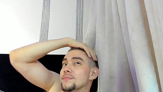 VeronicaSaenzx online show from April 7, 2026, 10:11 pm