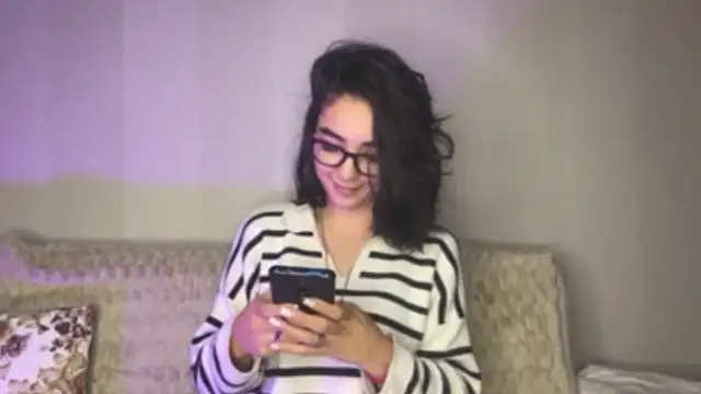 TAG MIGGI online show from October 3, 2025, 8:21 pm