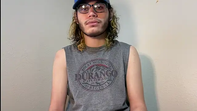 Snapshot of zacthefeetguy chatting on February 22, 2026, 6:20 pm zacthefeetguy online show from February 22, 2026, 6:20 pm