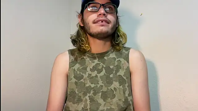 Snapshot of zacthefeetguy chatting on February 22, 2026, 5:54 am zacthefeetguy online show from February 22, 2026, 5:54 am