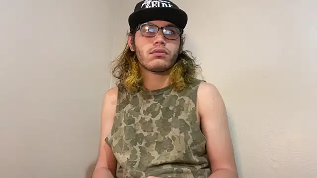 Snapshot of zacthefeetguy chatting on February 7, 2026, 7:33 pm zacthefeetguy online show from February 7, 2026, 7:33 pm