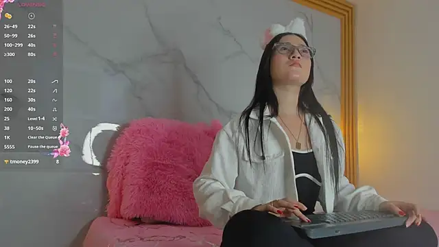 Snapshot of malka_milan chatting on November 28, 2025, 4:12 am malka milan online show from November 28, 2025, 4:12 am