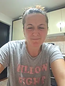 Fluturas2 online show from October 19, 2025, 5:48 pm