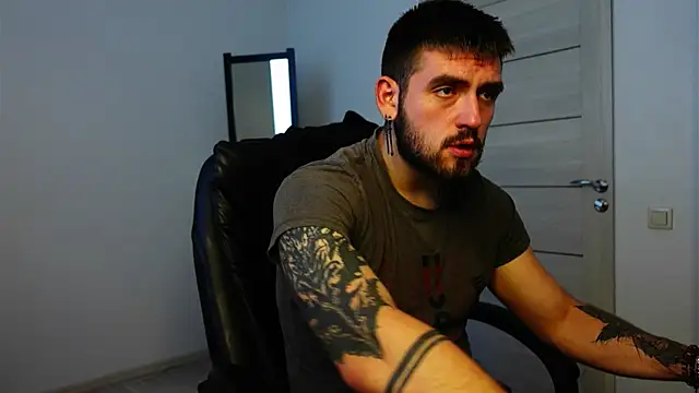 Mike Platano online show from September 23, 2025, 2:13 pm