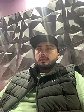 cristopher wallacee online show from October 30, 2025, 4:26 pm