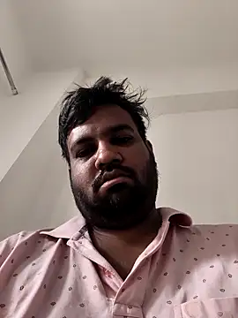 vinay smalldick online show from June 19, 2026, 2:17 am