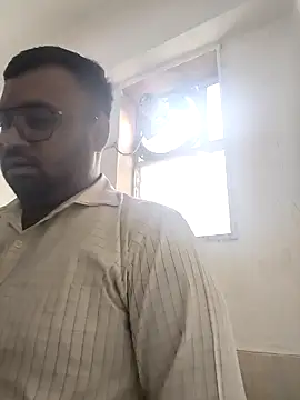 vinay smalldick online show from July 13, 2026, 12:15 pm