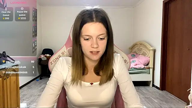 Snapshot of VibeQueenLucy chatting on September 15, 2025, 4:18 pm VibeQueenLucy online show from September 15, 2025, 4:18 pm