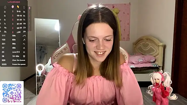 Snapshot of VibeQueenLucy chatting on October 1, 2025, 3:05 pm VibeQueenLucy online show from October 1, 2025, 3:05 pm