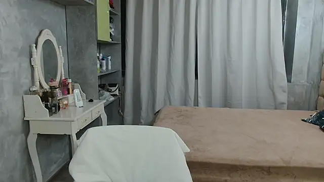 Snapshot of ReeneKortney chatting on September 25, 2025, 5:57 am ReeneKortney online show from September 25, 2025, 5:57 am