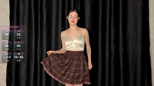 FakeLamb online show from December 1, 2025, 9:15 pm