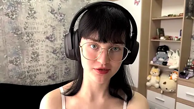 FakeLamb online show from September 20, 2025, 12:10 pm