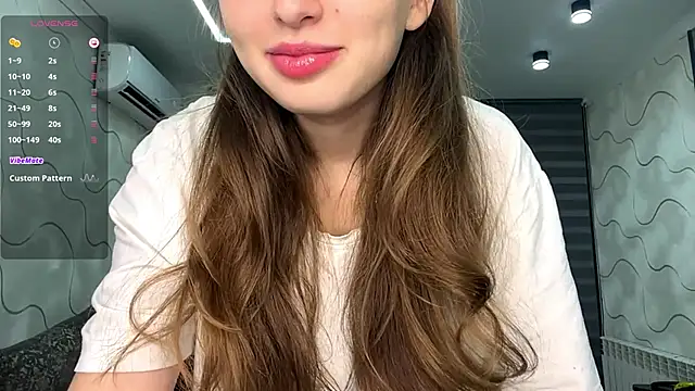 Snapshot of CharlynDini chatting on November 3, 2025, 3:26 pm CharlynDini online show from November 3, 2025, 3:26 pm