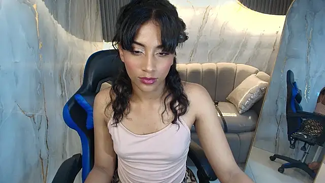 Snapshot of katty_berry_r chatting on October 20, 2025, 7:36 pm katty berry r online show from October 20, 2025, 7:36 pm