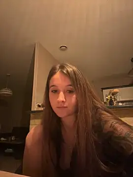 Snapshot of duomagique_off chatting on October 28, 2025, 6:40 pm duomagique off online show from October 28, 2025, 6:40 pm