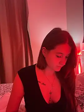 Snapshot of duomagique_off chatting on November 4, 2025, 7:28 pm duomagique off online show from November 4, 2025, 7:28 pm