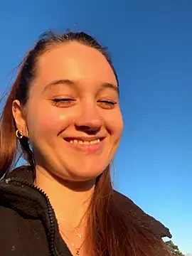 Snapshot of duomagique_off chatting on March 1, 2026, 5:13 pm duomagique off online show from March 1, 2026, 5:13 pm