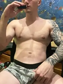 fronkie9384 online show from March 18, 2026, 7:04 pm