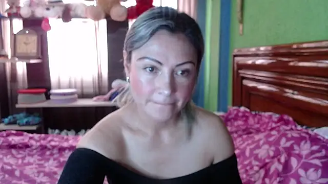  Charlize theron  online show from October 26, 2025, 8:31 pm