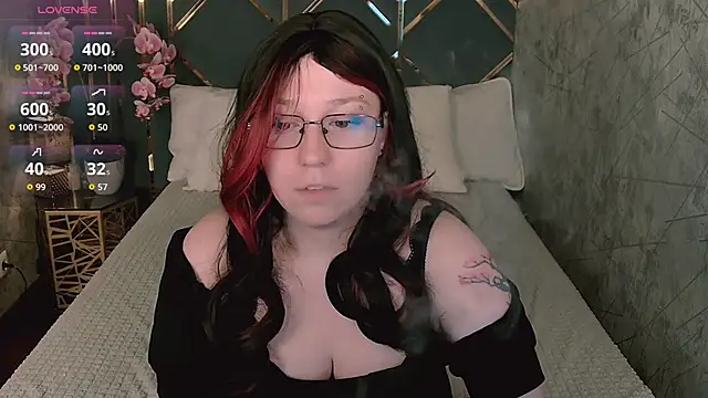 AlexandraGreen online show from May 24, 2026, 7:47 pm