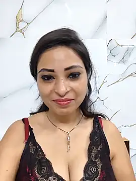 QUEEN-ADITI online show from April 15, 2026, 7:58 pm