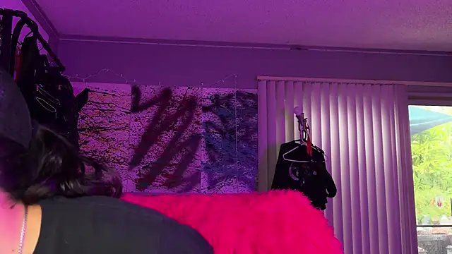 xoFrankie online show from October 14, 2025, 11:25 pm