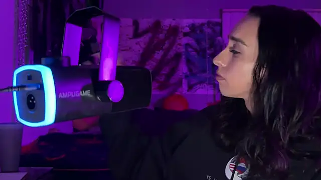 xoFrankie online show from April 11, 2026, 1:57 am