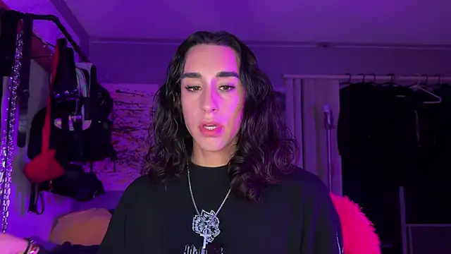 xoFrankie online show from November 15, 2025, 2:59 am