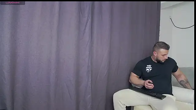 Snapshot of RickyMiami1 chatting on February 16, 2026, 7:23 pm RickyMiami1 online show from February 16, 2026, 7:23 pm