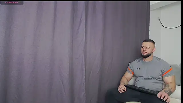 Snapshot of RickyMiami1 chatting on February 19, 2026, 6:05 pm RickyMiami1 online show from February 19, 2026, 6:05 pm