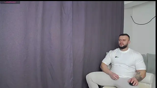 Snapshot of RickyMiami1 chatting on February 25, 2026, 6:41 pm RickyMiami1 online show from February 25, 2026, 6:41 pm