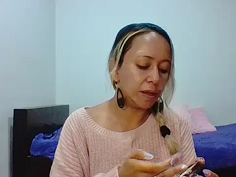 leah susman online show from October 10, 2025, 2:12 am