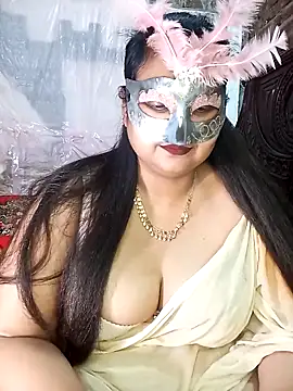 Tanisha-Chy online show from November 18, 2025, 6:00 pm