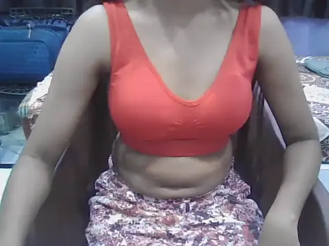 Snapshot of vanshika4uonly chatting on October 12, 2025, 9:43 am vanshika4uonly online show from October 12, 2025, 9:43 am