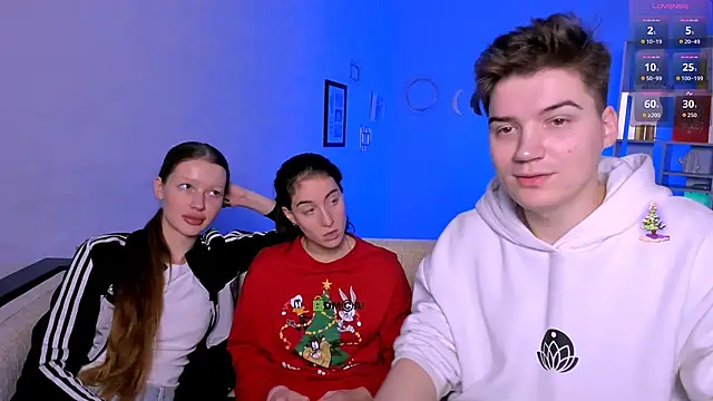 khloebeauty online show from December 2, 2025, 8:21 pm