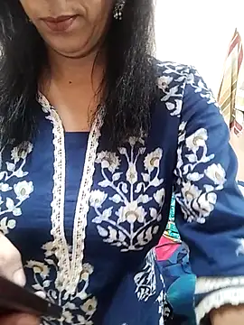 meenu bhabhi547 online show from October 29, 2025, 4:22 am