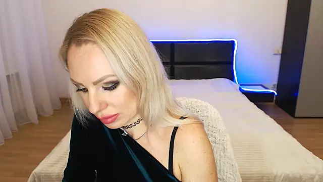 Tina Shines online show from November 14, 2025, 2:54 pm