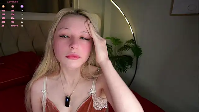 MarciDarugar online show from November 18, 2025, 3:04 pm