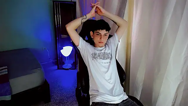 dilan hott  online show from October 1, 2025, 3:05 pm