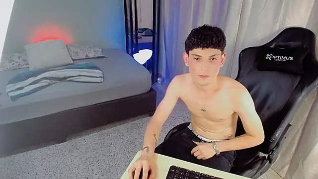 dilan hott  online show from September 26, 2025, 8:49 pm