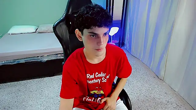 dilan hott  online show from September 11, 2025, 8:31 pm