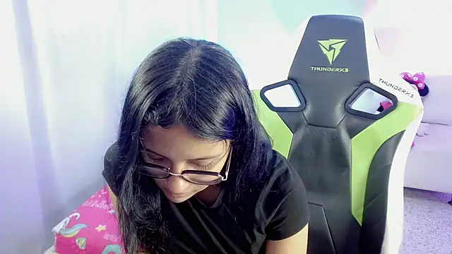 mishel hott online show from October 9, 2025, 12:55 am