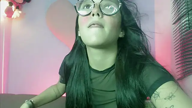 mishel hott online show from November 22, 2025, 5:45 pm