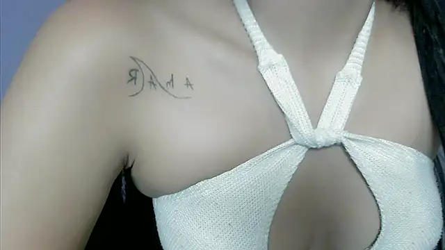 mishel hott online show from November 10, 2025, 8:03 pm