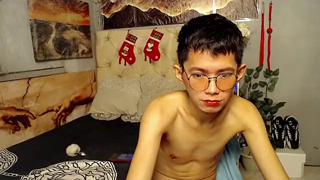 Snapshot of Skinny_CumLoader69 chatting on September 12, 2025, 6:07 pm Skinny CumLoader69 online show from September 12, 2025, 6:07 pm