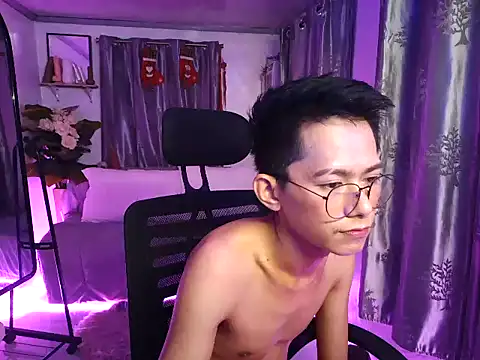 Skinny CumLoader69 online show from November 17, 2025, 4:55 pm