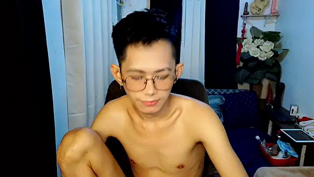 Skinny CumLoader69 online show from February 23, 2026, 12:28 pm