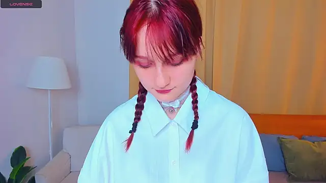 KatyKufel online show from October 21, 2025, 6:40 pm