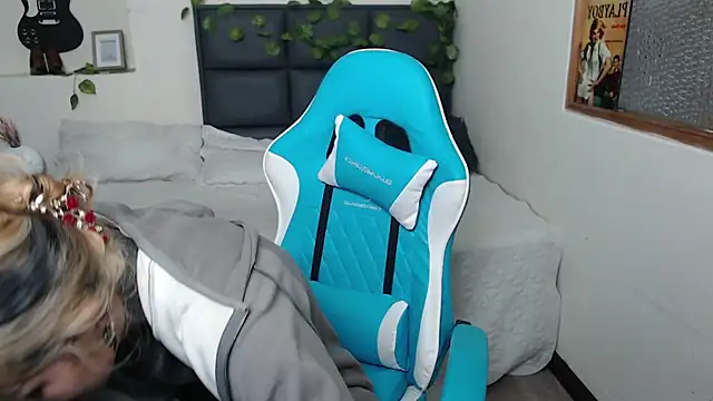 Amnesia  online show from September 23, 2025, 12:34 pm