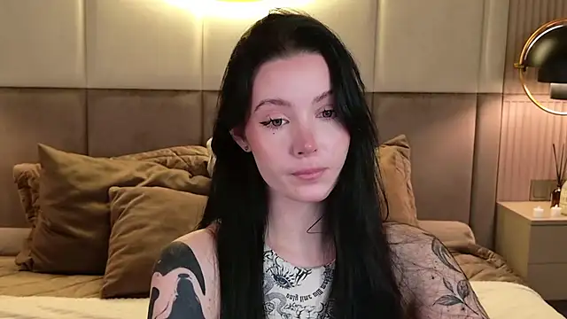 Goldy Stark online show from November 5, 2025, 8:34 pm